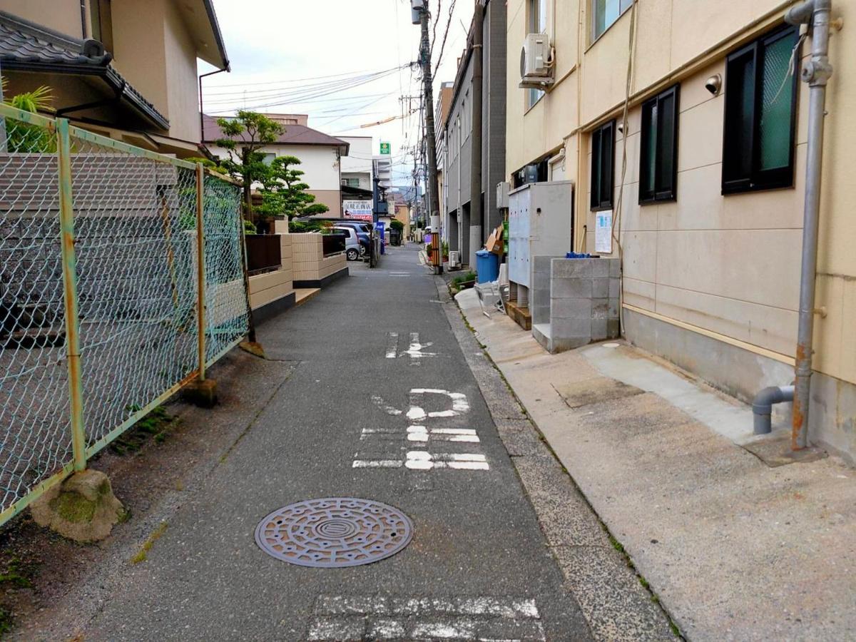West Crab Base Villa Hiroshima Exterior photo
