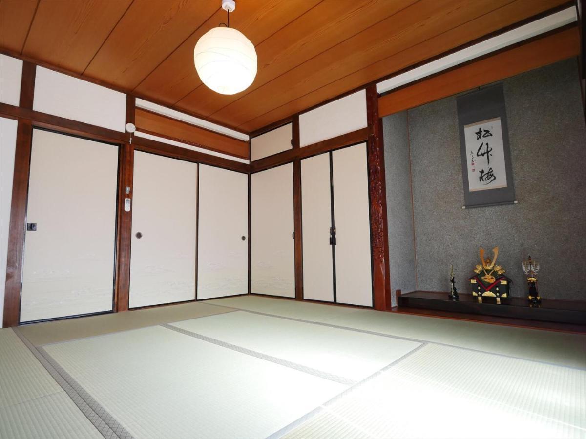 West Crab Base Villa Hiroshima Exterior photo